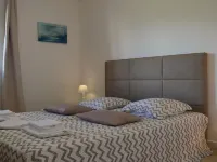 Discover the originality of CAP (P.M.R. access)7 pers Hotels in Sisco