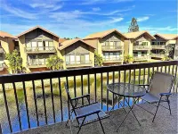 2B/2B 1400sf Siesta Key Townhouse With Parking Garage Across From Public Beach