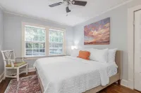 Charming Loft with Modern Amenities - Cozy Urban Haven