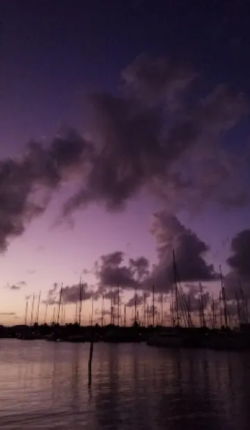 Safe, cozy Creole Cottage.  Off the beaten path, and close to everything.