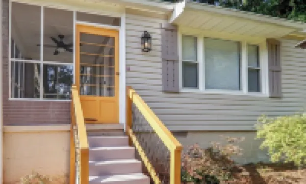 2BR/1BA Designer House in Decatur Hotels in Belvedere Park