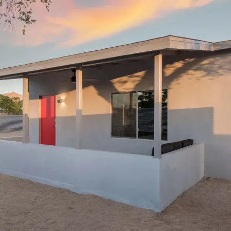 Skull Rock Cottage - Walk To Town & Hot Tub, Star Gazing 1 Bedroom Home