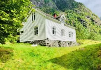 Original fjord house in its own beautiful fjord arm of the Sognefjord