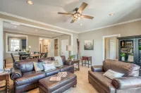 New Charming 2-bedroom place in Great Waters!
