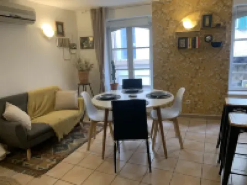 Chic & cozy city center apartment