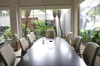 公園因達亞飯店