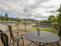 Leafy Nook Lodge
