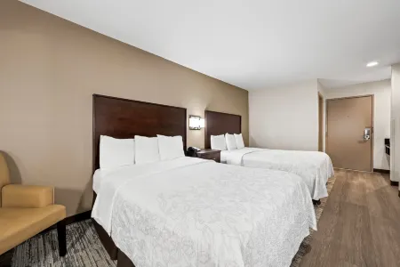 Red Roof PLUS+ Henderson Отели в г. Таунсвилл