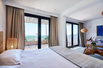 Villa with spectacular views for 12 pax Các khách sạn gần Platja Des Cavallet