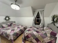 Family Getaway! Book this home w/ 3 bedrooms/8 beds near Park City!