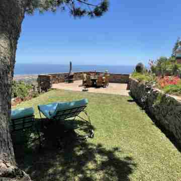 Unbeatable Sea and Mountain Views in a stylish and authentic location Hotel Exterior