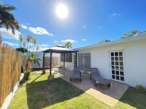 Cozy house with sea view! 5min from the beach!