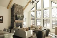 Barefoot Bay HideawayA Spacious Lakefront home on Lake Bob Sandlin