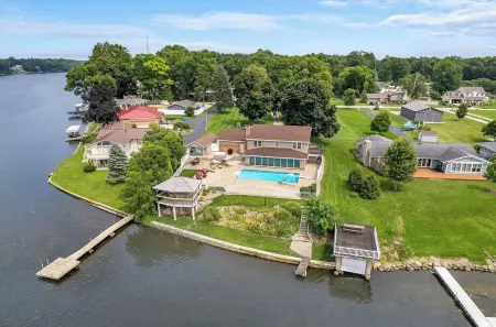 River Dream & Heated Pool & Movies & Dock & BBQ & Notre Dame