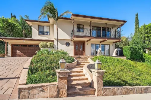 Gorgeous 4 Bedroom Tropical Home with Costa Rica Backyard