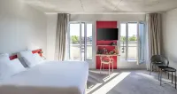 Best Western 11Bauer Paris Saint-Ouen - balcony