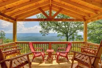 Mtn-View Gem: Flat Rock Retreat w/ Deck & Grill! - Wifi