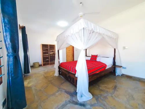 Villa m. Pool, Tropischen Garten & ca 7 Minuten zum Herrlichen Weißen Sandstrand Hotels in Msambweni