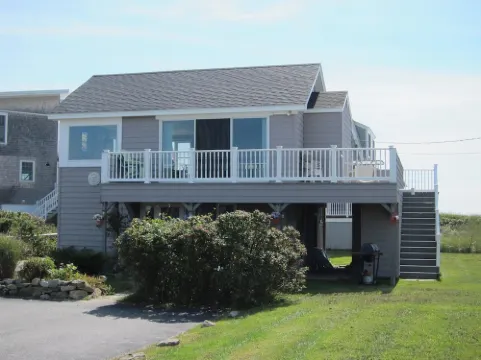 Low Tide: Oceanfront Bliss BOOK NOW FOR 2026