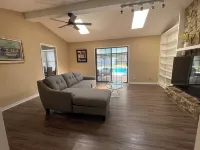 4-bedroom house in lovely Saint Johns with  enclosed 16’ X 32’ pool, WiFi, AC Hotels in Fruit Cove