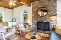 Mid-Century Beach Cabin by AvantStay - Beach