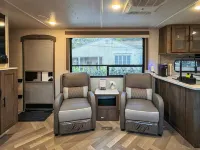 Luxury Home on Wheels • Wynwood’s Unique Stay