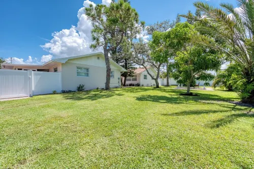 Naples Coastal Paradise Getaway By Vanderbilt Beach, Mercado and Whole Foods