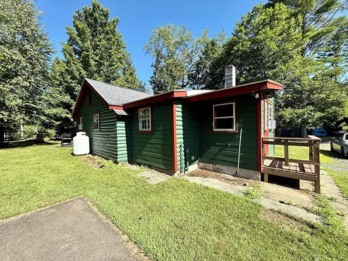 Great Sacandaga Lake 4 Season Cabin - Leaf Peeping Availability!