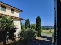 A Pochi Passi dal Chianti, Immersi nel Verde con Animali Ammessi Hotels in Cavriglia