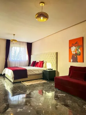 Chez Anouar 18 Sleeps Hotels near Anima André Heller Garden