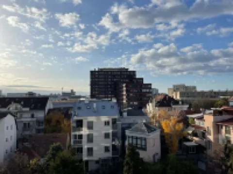 Centrally and quietly located apartment. 7 minutes walk to the old town