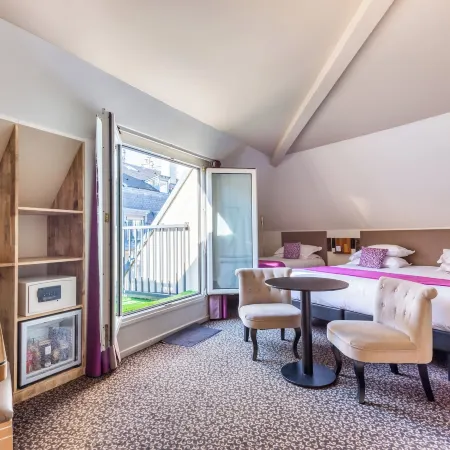 Hotel Louvre Sainte Anne Отели рядом с достопримечательностью «Станция Обер»