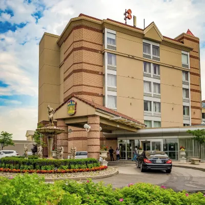 Monte Carlo Inn Airport Suites Hotels near Apollo Convention Centre