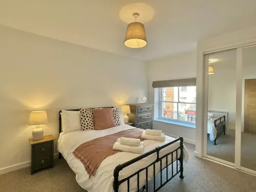 Elegant Apartment in Prime Central Location