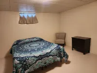 Downstairs apt, 2 beds, 3/4 bath, kitchen, washer/dryer.  Walk to restaurants. Hotels in Craig