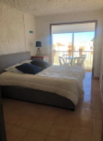 Apparently comfortable 1 Ch Marine