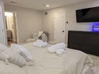 Spacious 7-bedroom property with guest house, Wifi, AC in lovely Cambridge