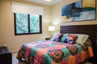 Charming 2-bedroom condo with WiFi, AC in wonderful Puerto Aventuras