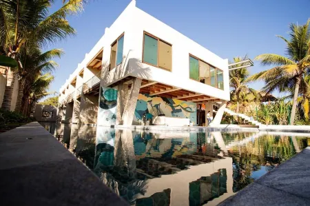 Charming Ocean line studio with largest pool in beautiful Troncones Отели в г. Troncones