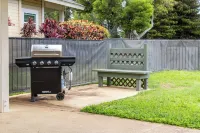 Fully Renovated Waikoloa Retreat: AC, Pool, Hot Tub, Beach Essentials 威可洛亞村高爾夫俱樂部附近的飯店