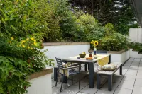 Stylish 4 bed house walking distance to beaches