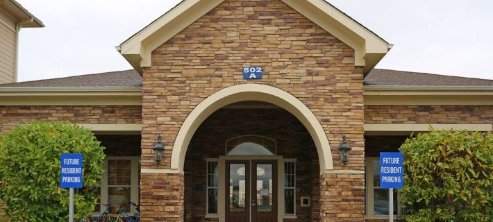 "Spacious 4-Bedroom Apartment in the Heart of Warrensburg near UCM! Hotels in Johnson County