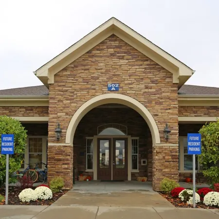 "Spacious 4-Bedroom Apartment in the Heart of Warrensburg near UCM!
