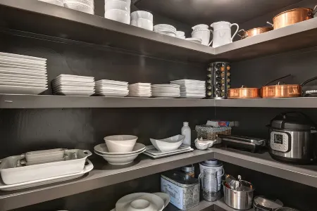 Sprawling Two Home Estate with Private Tennis Court Отели рядом с достопримечательностью «Indian Wells Golf Club»