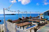 Spacious home with sea view, parking (EV garden Hotels in Mousehole