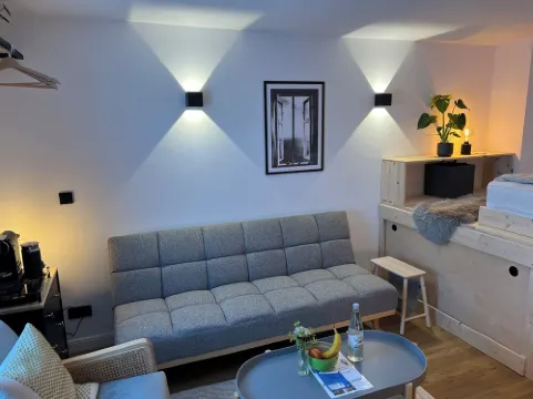 Moderne Wohnung mit Direktem Zugang zum Garten in Wassernähe