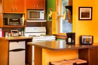 Charming 1-bedroom cottage with WiFi and AC in Saugerties