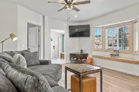 Newly Rennovated • Walking Distance to Downtown • Cripple Creek Donkies