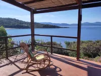 Waterfront house with sumptuous view Hotels in Cargèse