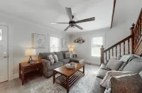 Summer Breeze Отели рядом с достопримечательностью «Explore OC»